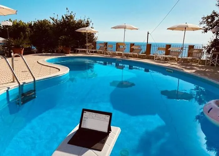 卡塔兰诺别墅酒店 住宿加早餐酒店 2*