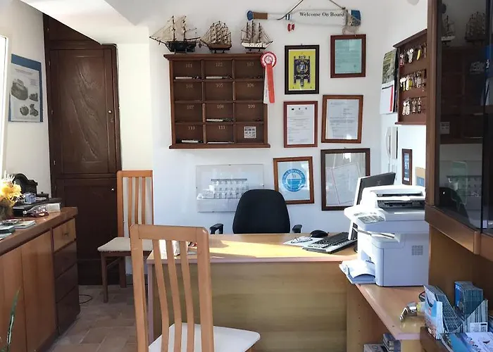 卡塔兰诺别墅酒店